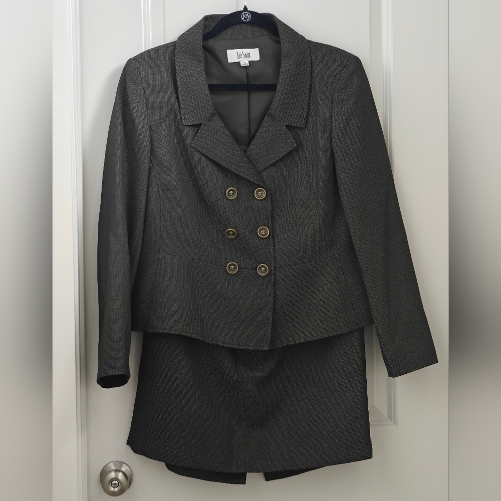 Le Suit Lush Valley Polyester Skirt 2PC Suit Size 16 Textured Deep Olive Green